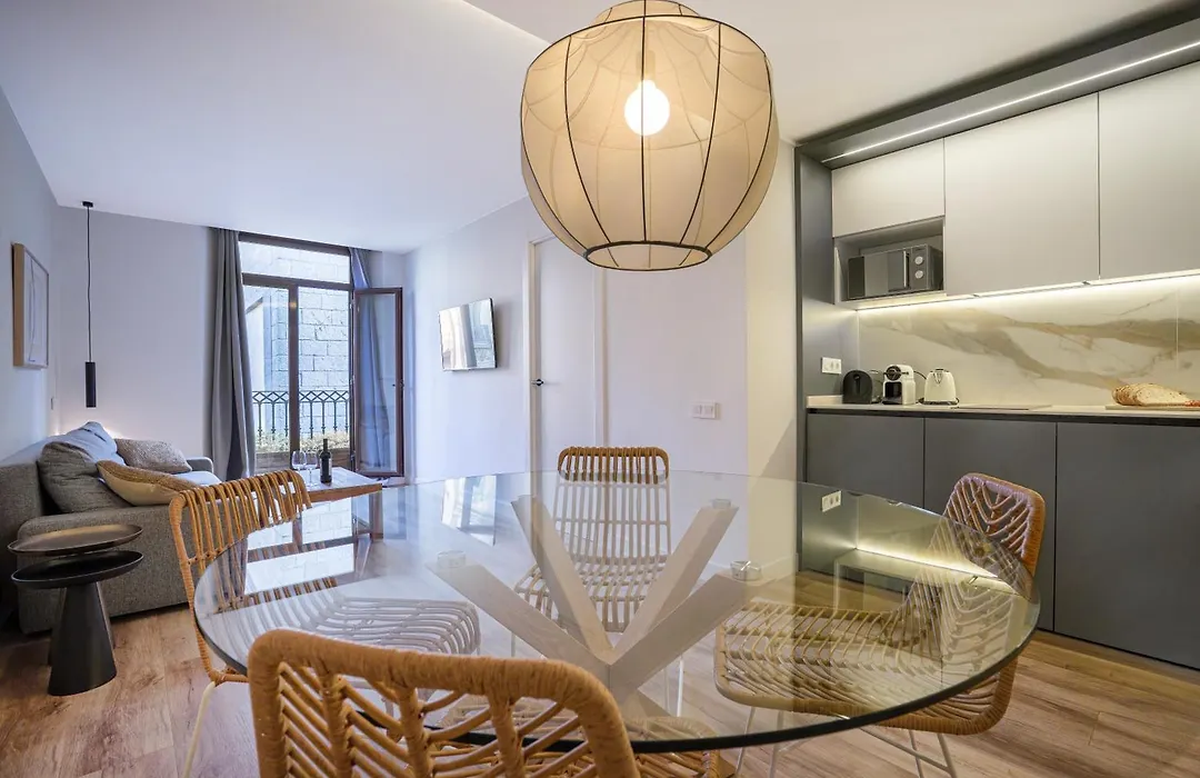 Happy Apartments-1